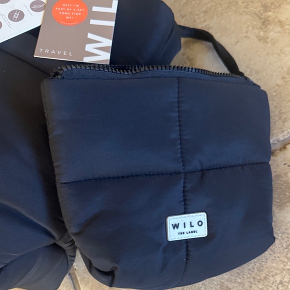 Wilo Black Puffer Tote Bag with Pouch - Picture 3 of 9